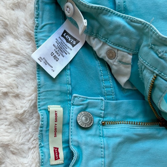 Levy's Kids Girlfriend Fit Printed Color Shorty Shorts - Picture 13 of 14